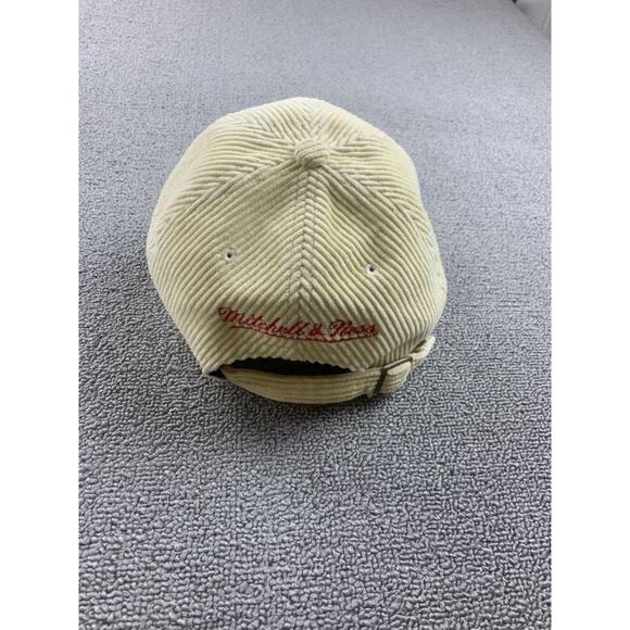 MENS MITCHELL & NESS NBA 1985 WORLD CHAMPS DAD STRAPBACK HWC LAKERS - KHAKI - Picture 8 of 8